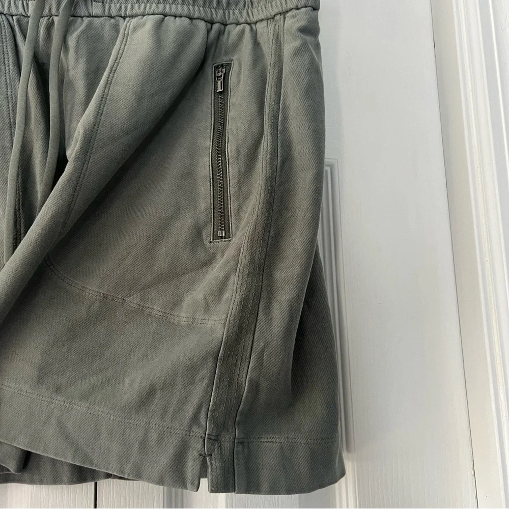 Athleta Farallon Olive Green Skirt Tie Waist with Zipper Pockets Size 6